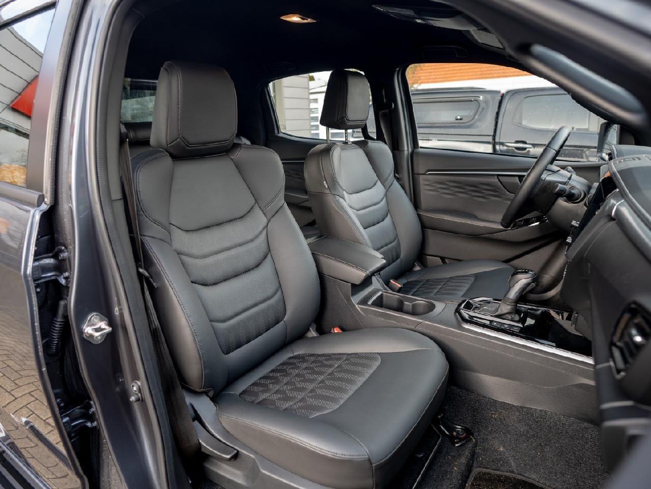 Fahrzeugabbildung Isuzu D-Max Space Cab 4WD LSE