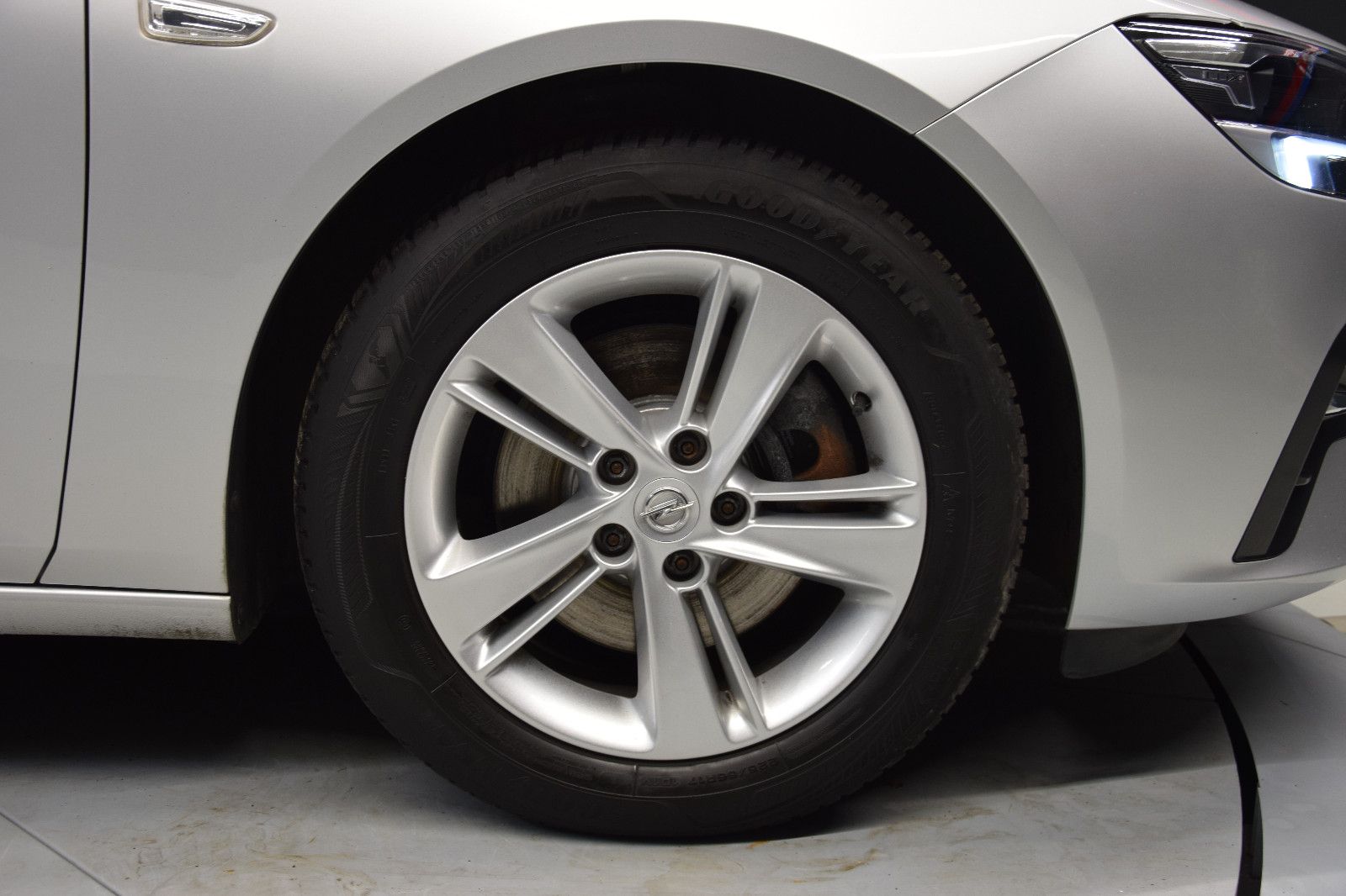 Fahrzeugabbildung Opel Insignia B Sports Tourer Business LED Navi