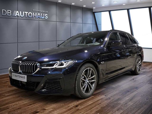 BMW 530e Touring Sport-Steptronic M Sportpak. HeadUp