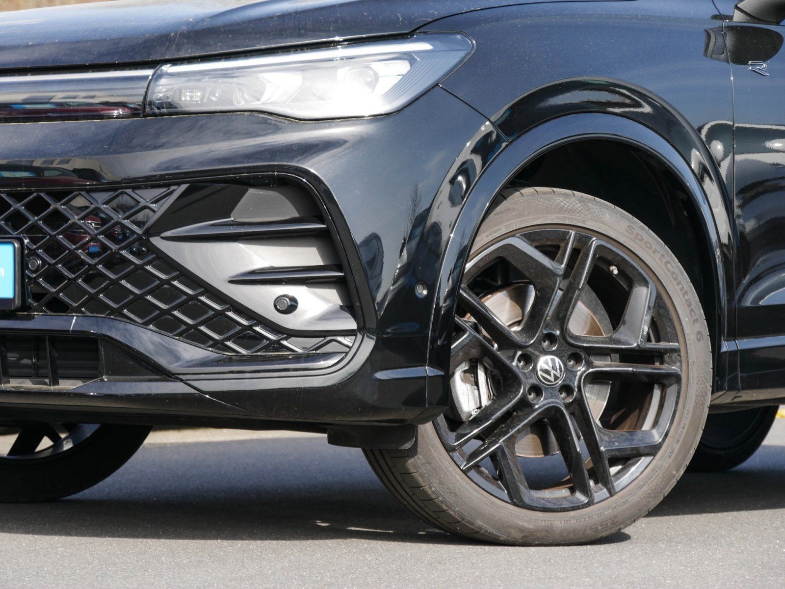 Volkswagen Tiguan R-Line 2.0 TSI AHK Kamera Pano DCC foto 5