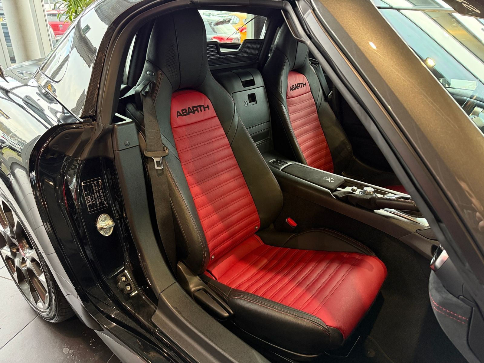 Fahrzeugabbildung Abarth 124 Spider 1.4 MultiAir Turbo Turis. HARDTOP