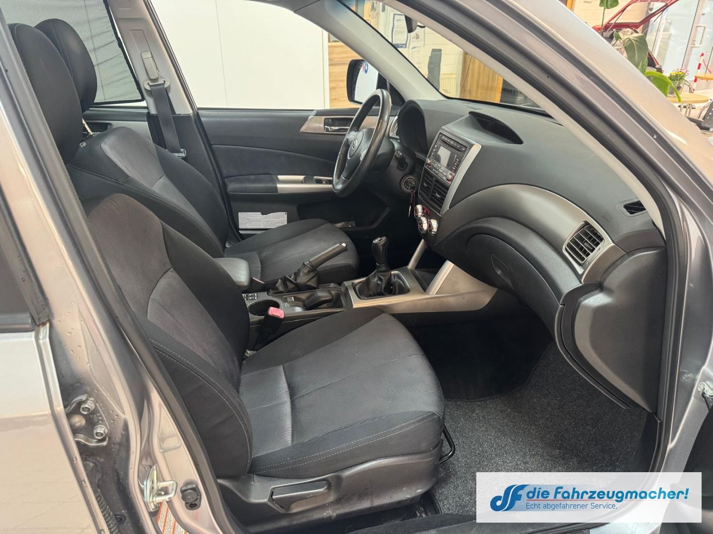 Fahrzeugabbildung Subaru Forester Comfort Xenon Alu Klima el.SP *EXPORT