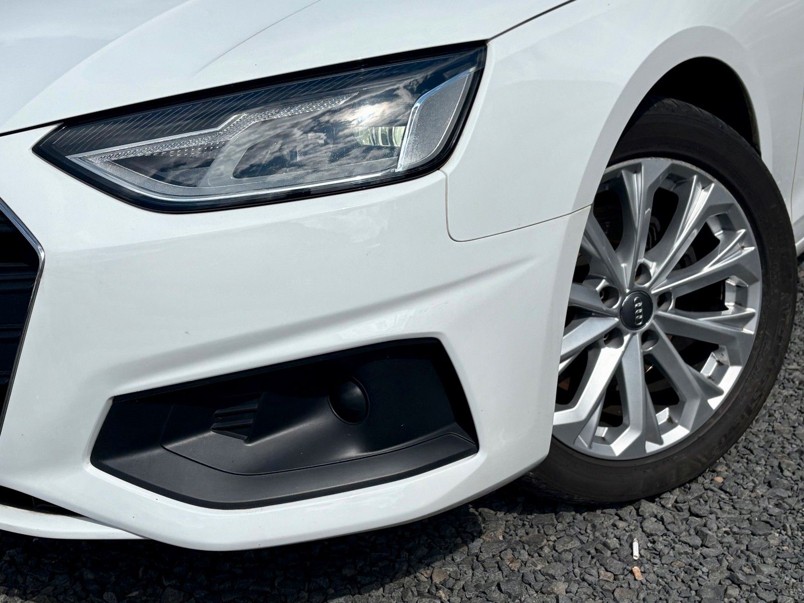 Fahrzeugabbildung Audi A4 Avant 35 TDI basis Navi AHK 1.HAND LED SPORTS