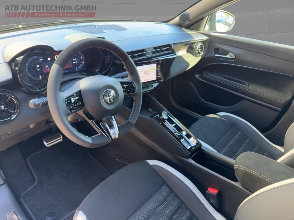 Fahrzeugabbildung Alfa Romeo Junior Elettrica Sport Speciale WÄRMEP. MATRIX N
