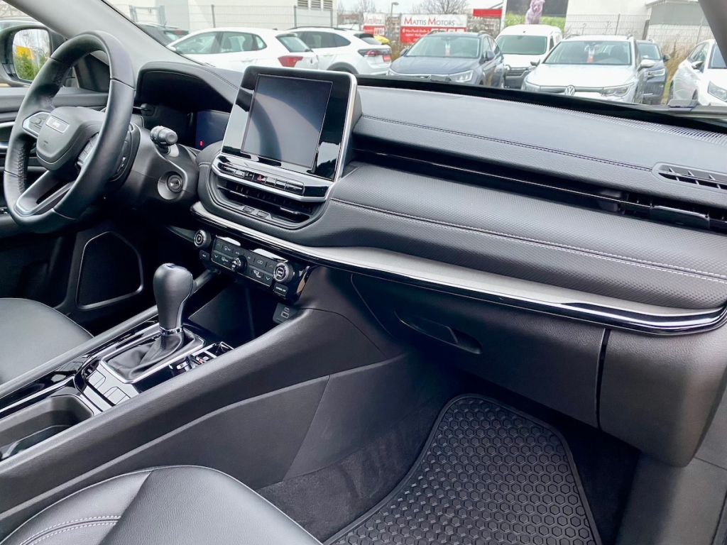 Fahrzeugabbildung Jeep Compass 1.5 Autom. Night Eagle AAC SHZ CARPLAY