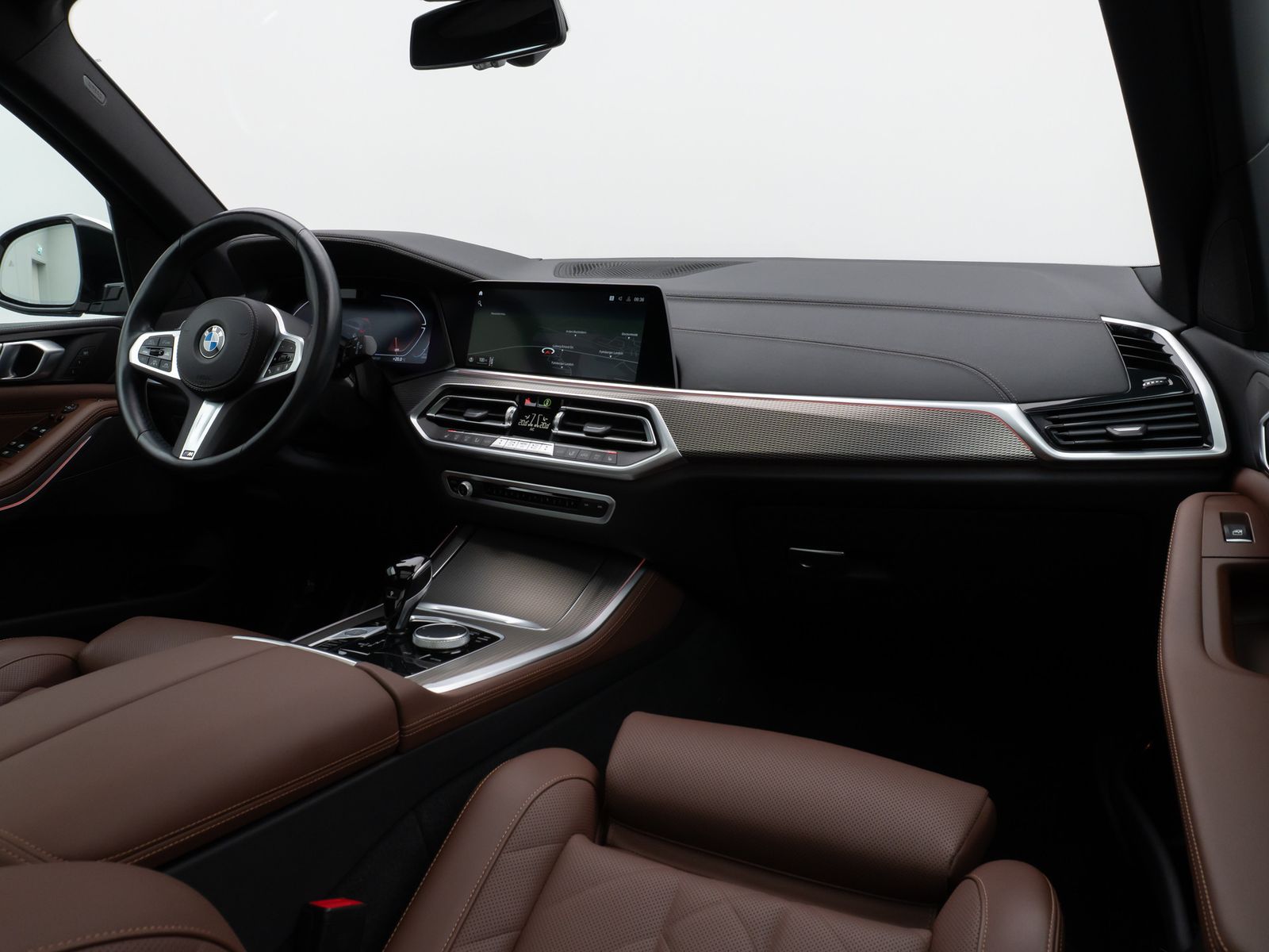 Fahrzeugabbildung BMW X5 xD30d M Sport Panoram Kamera HUD DAB HiFi 21"
