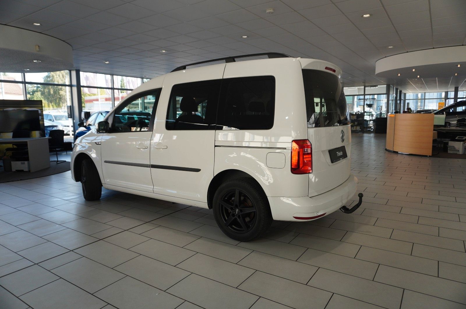 Fahrzeugabbildung Volkswagen Caddy 1.4 TSI TRENDLINE DSG 5-SITZE KLIMA/AHK
