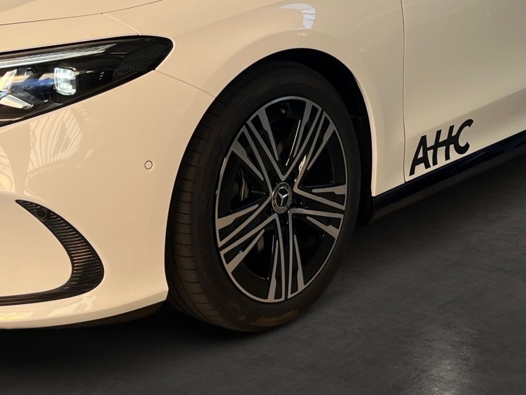Fahrzeugabbildung Mercedes-Benz CLA 200 Shooting Brake ++Pano++Night+LED+Winter+