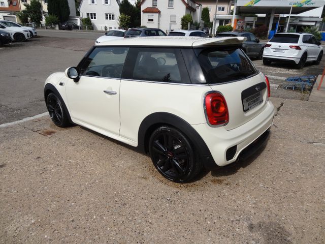 Fahrzeugabbildung MINI ONE Mini. One/JWC/Kam/Navi/Leder/