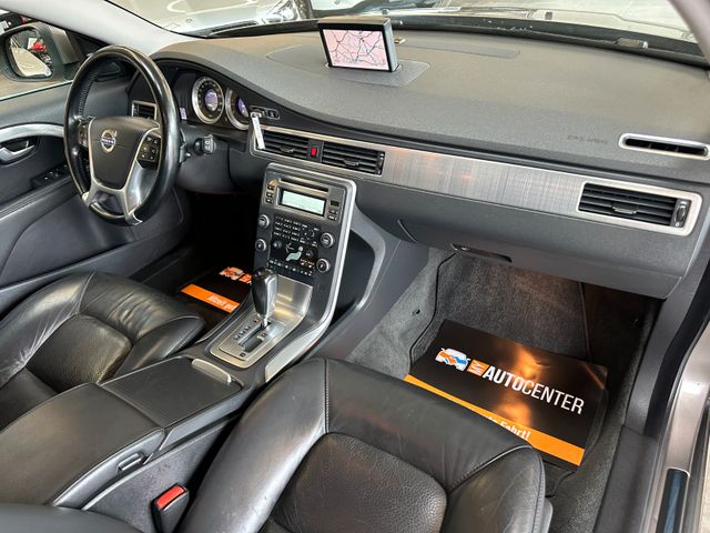 Volvo V70 Kombi Momentum *Leder*