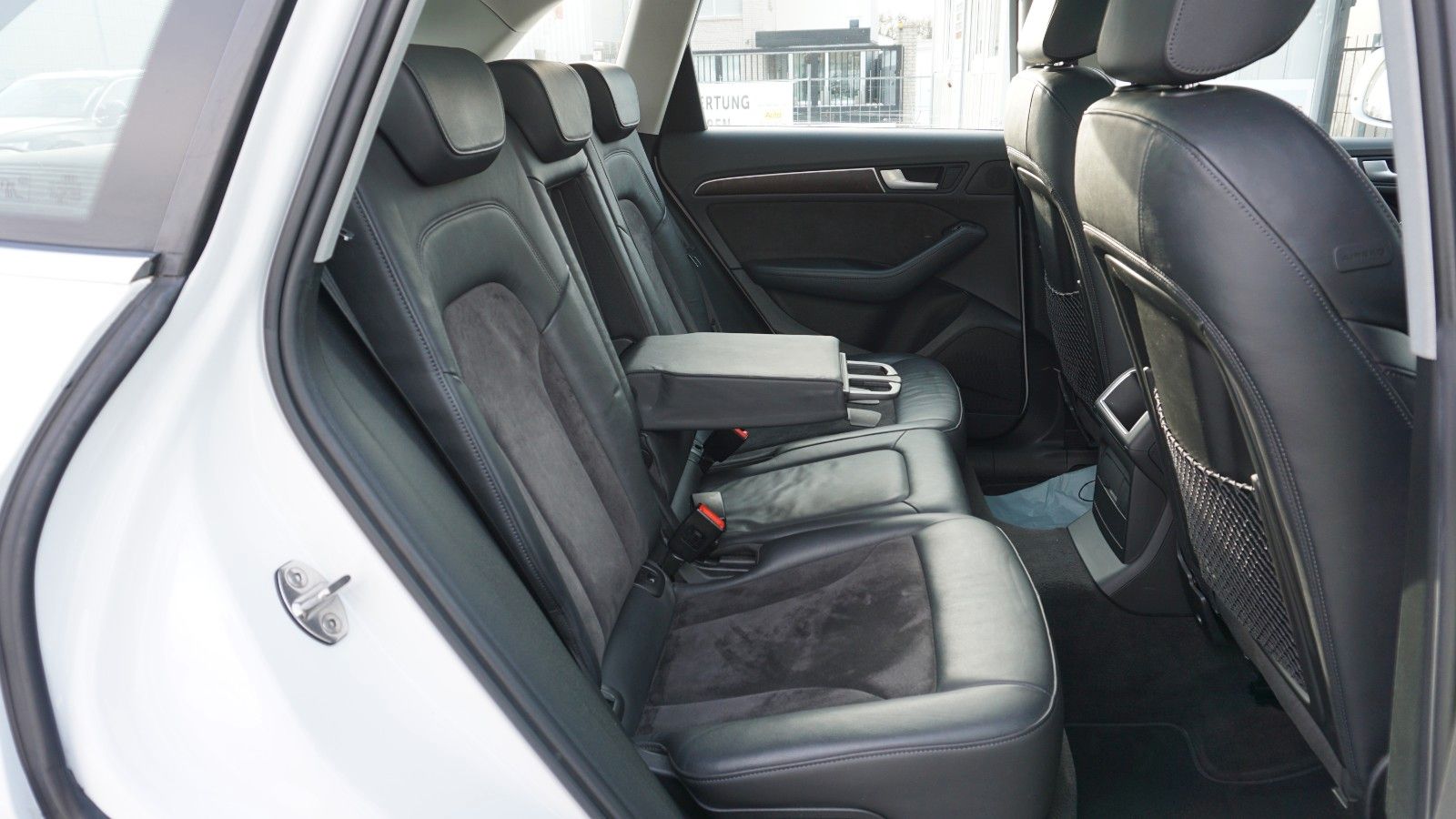 Fahrzeugabbildung Audi Q5 2.0 TDI 140 kW quattro, Standheizung, Pano