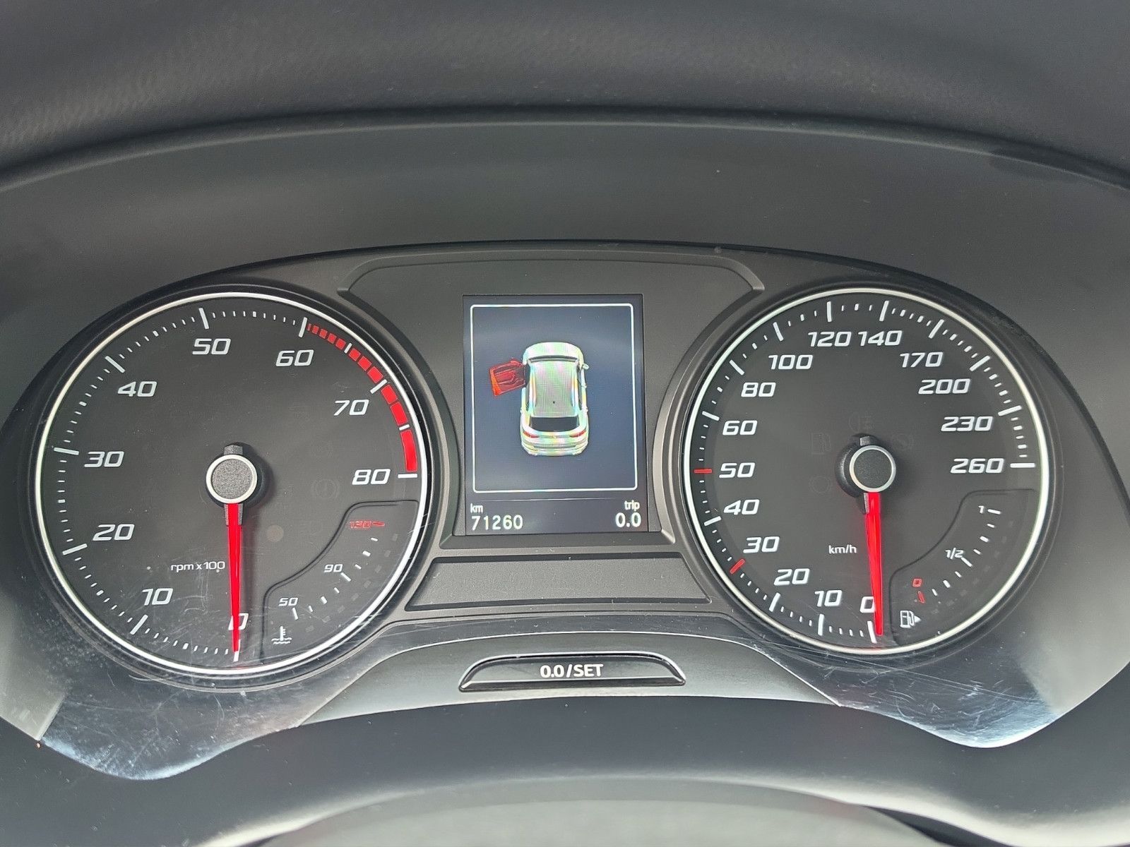 Fahrzeugabbildung SEAT Ateca Style Apple CarPlay LED