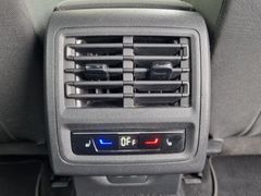Fahrzeugabbildung Volkswagen Golf VIII Variant Life Navi LED RFK ACC StdHz
