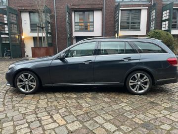 Mercedes E 200 - 3