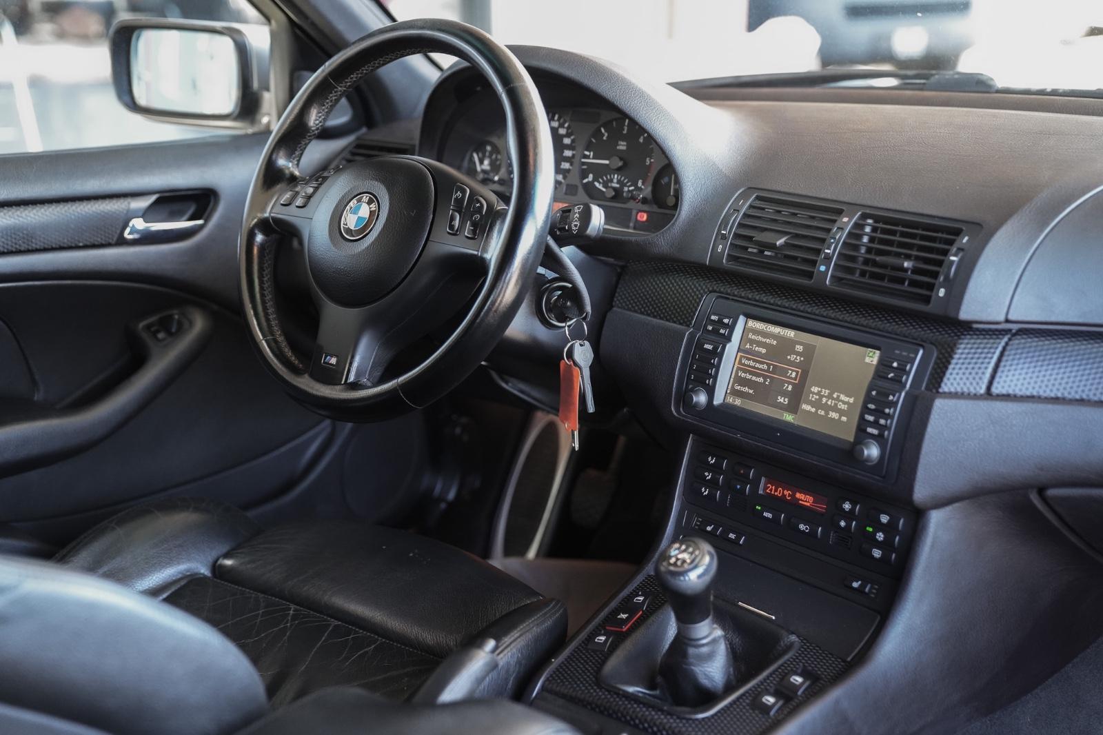 BMW 330 2004 — photo 10