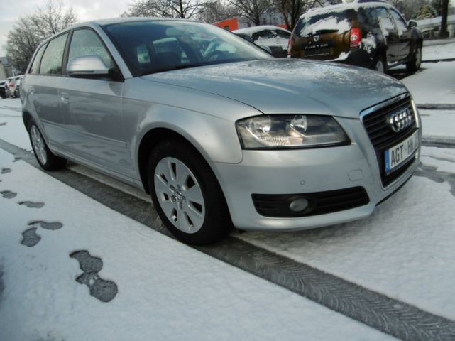 Audi A3 Sportback 1.6 Aut. Attraction SHZG PDC AHK