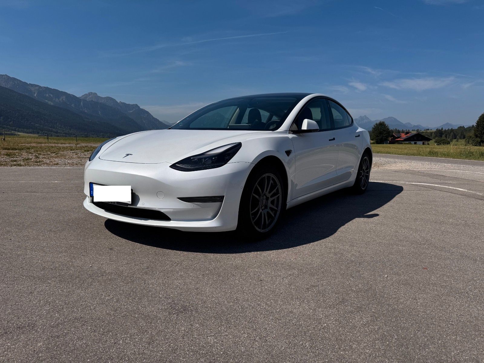 TESLA Model 3 Allradantrieb mit Dualmotor Long Ran...