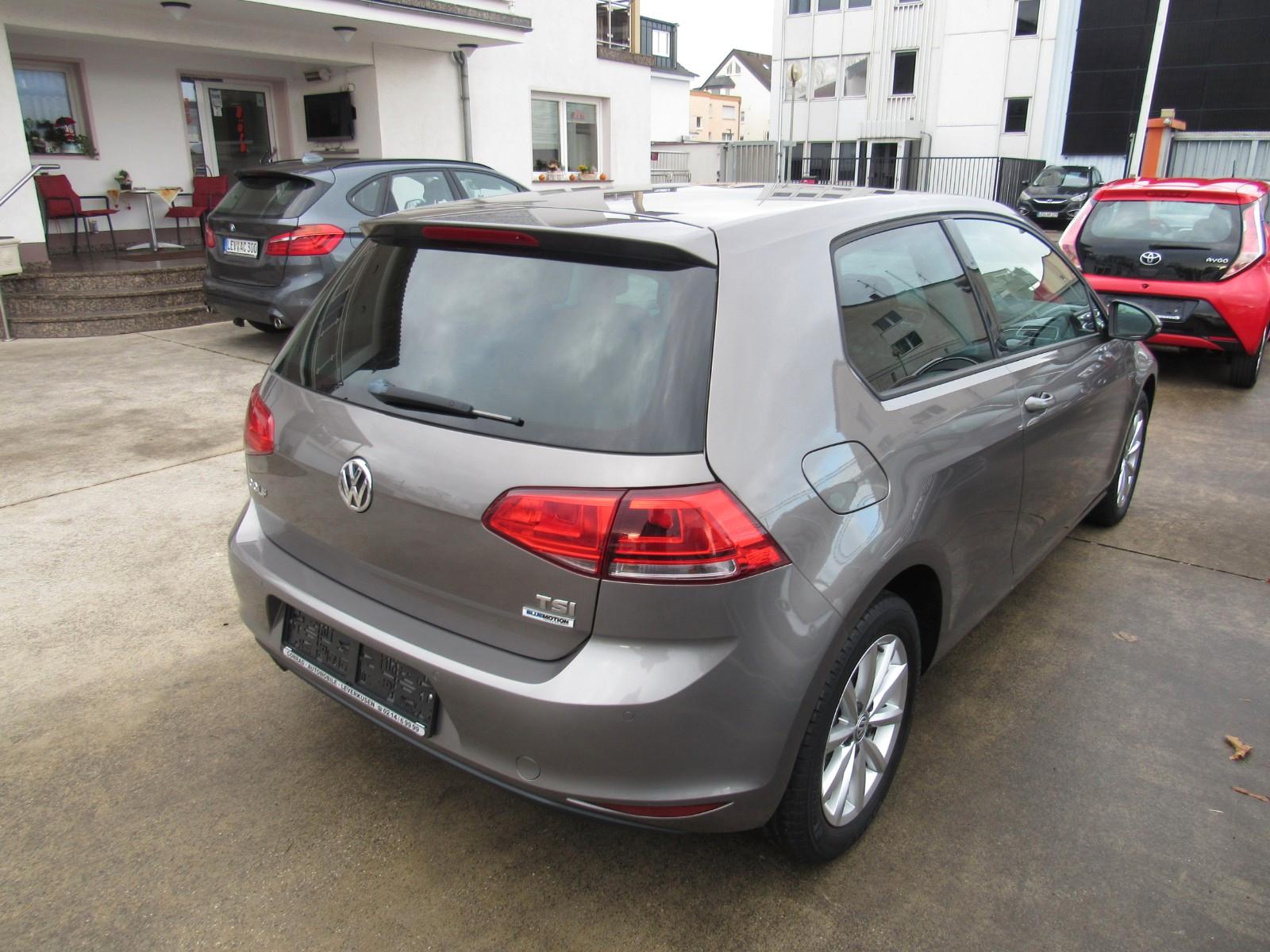 Volkswagen Golf VII Lim. Lounge,AUTOMATIK,ALU,SITZHEIZUNG.