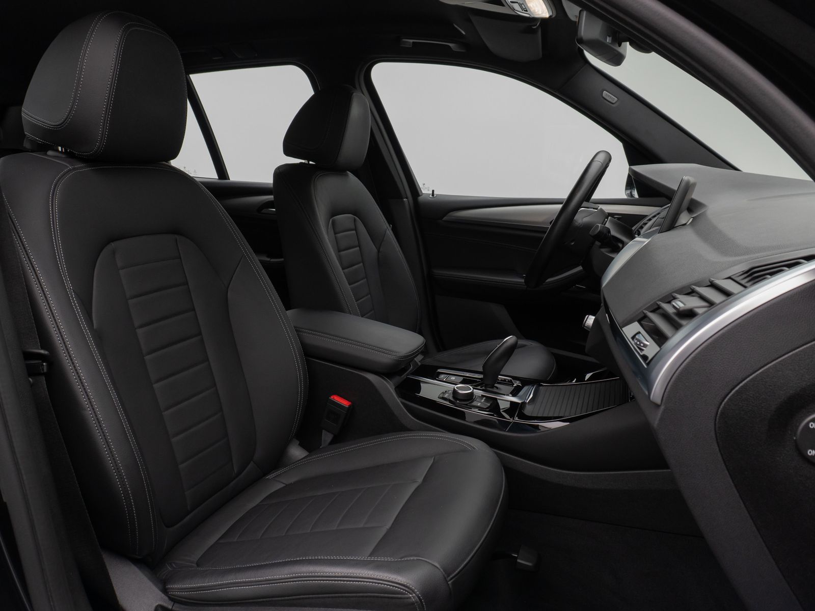 Fahrzeugabbildung BMW X3 xD20i ADVANTAGE DAB GeschwindigReg PDC Leder