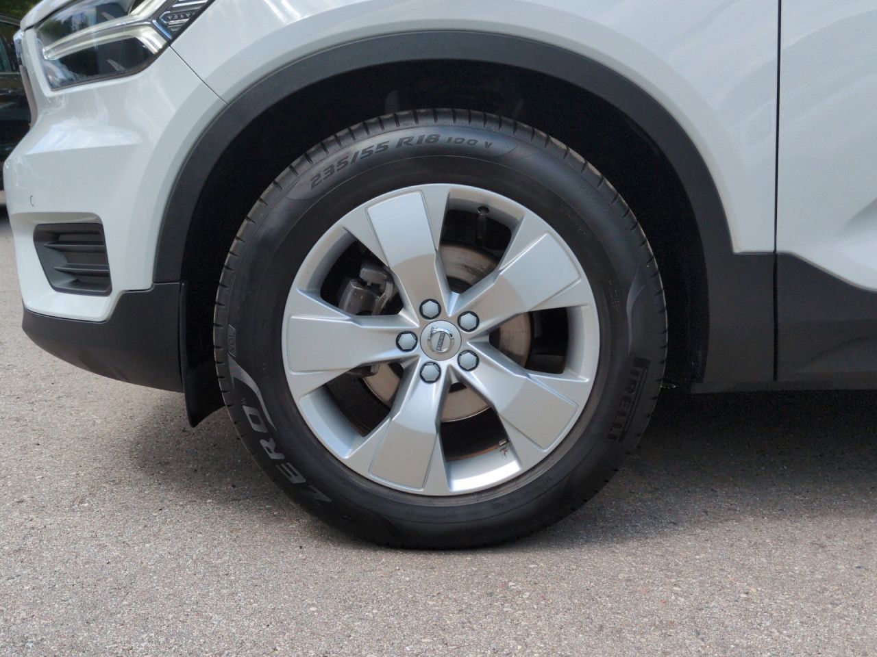 Volvo XC40 T3 Momentum Pro 2WD Automatik Bluetooth LED foto 22