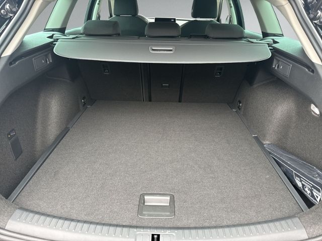 Leon ST 1.5 eTSI DSG STYLE LED+AHK+KAMERA+ACC+LM