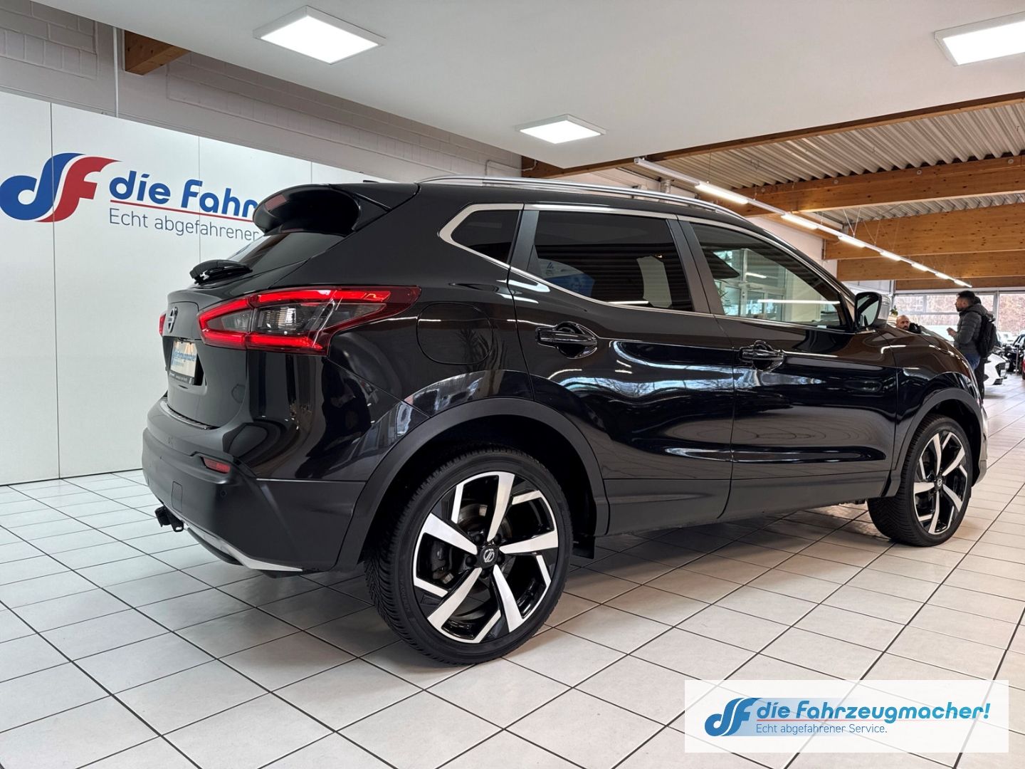 Fahrzeugabbildung Nissan Qashqai Tekna+ Panorama Navi Leder Memory Sitze