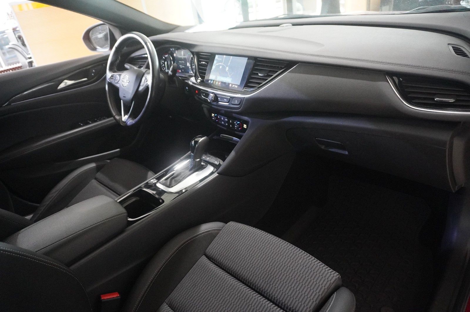 Fahrzeugabbildung Opel Insignia B ST 2.0D BUSINESS NAVI/LED/KAMERA/AHK