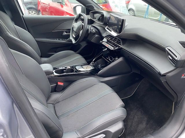 Fahrzeugabbildung Peugeot 208 GT MildHybrid 145 e-DSC6