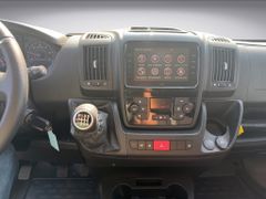 Fahrzeugabbildung Citroën Jumper 35 L4H2 Control Heavy BlueHDi 165 S&S