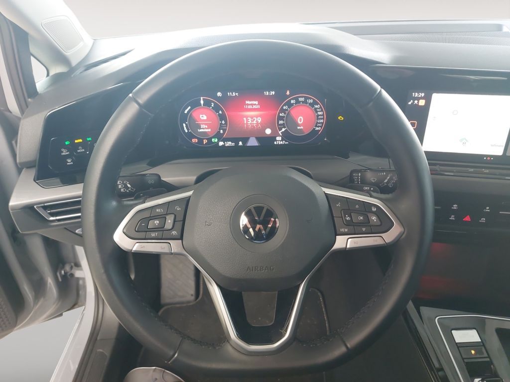 Fahrzeugabbildung Volkswagen Golf 1.4 eHybrid DSG Style LED-Matrix Anschlußga