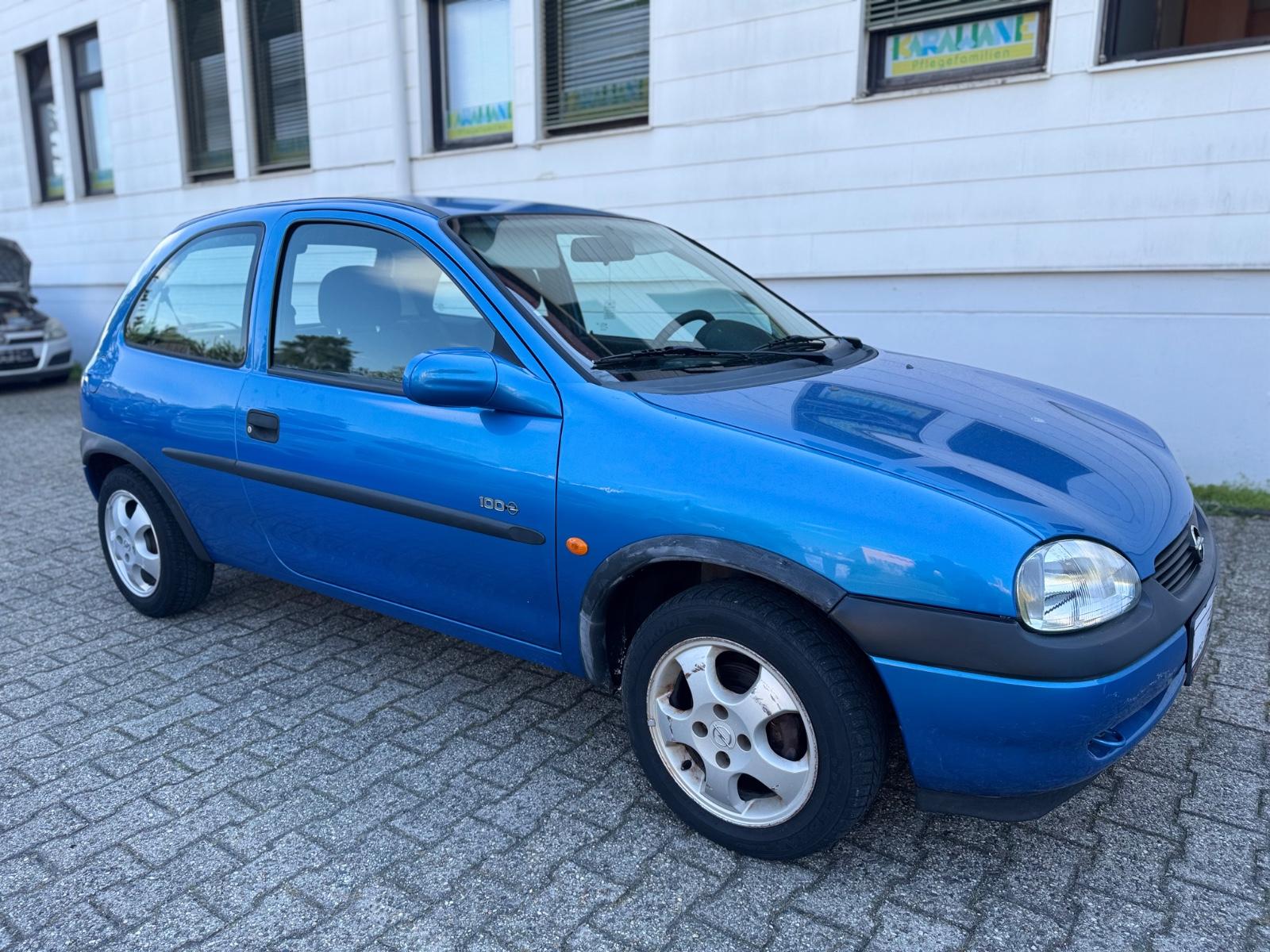 Opel Corsa 1.2 16V Automatik