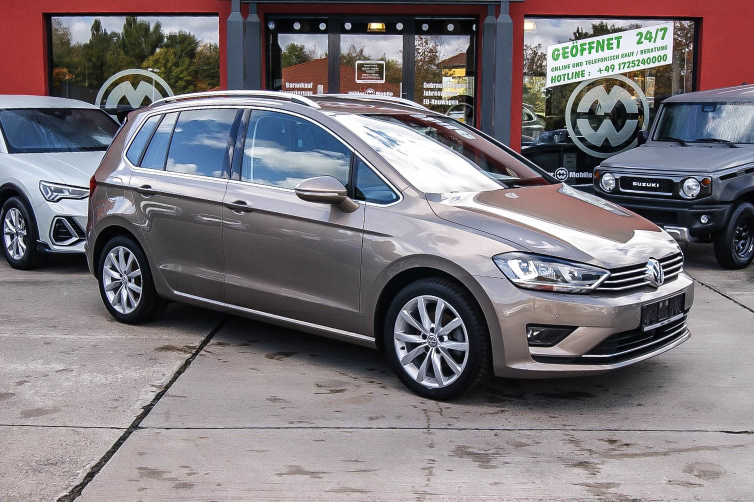 Fahrzeugabbildung Volkswagen Golf Sportsvan 14TSI DSG Highline AUTO XENON AHK