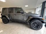Jeep Wrangler Unlimited Sahara - graue Jeep Wrangler