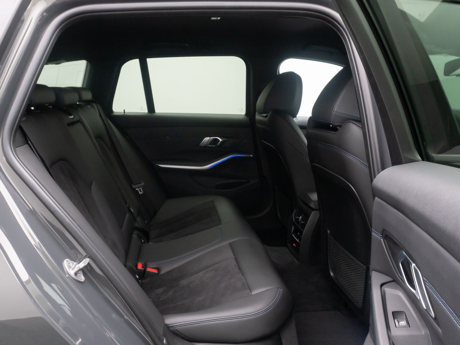 Fahrzeugabbildung BMW 320i M Sport Individual Komfort Laser AHK 19Zoll