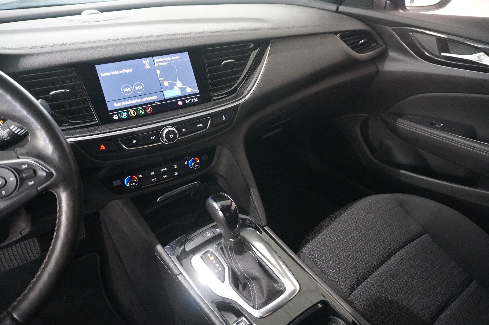 Fahrzeugabbildung Opel Insignia B ST 2.0D ELEGANCE NAVI/LED/KAMERA/AHK