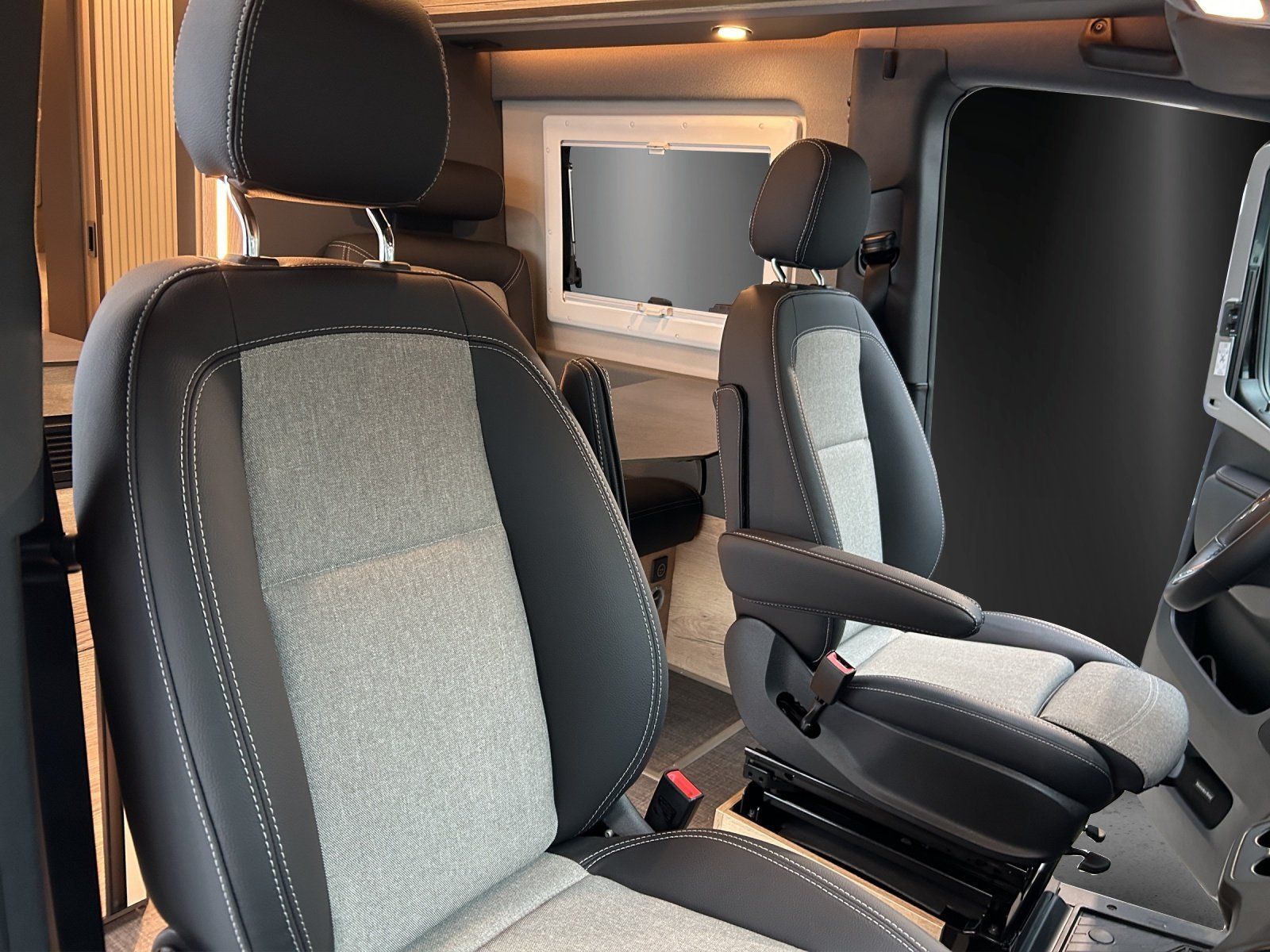 Fahrzeugabbildung Pössl Sprinter 319 4M PÖSSL Roadstar X  SlideOut /LED