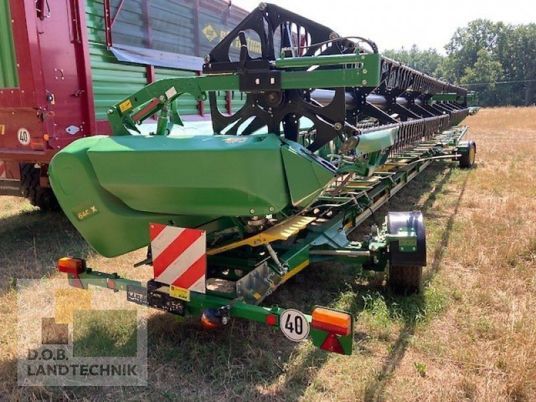 John Deere 640X mit Schneidwerkswagen Schneidwerk