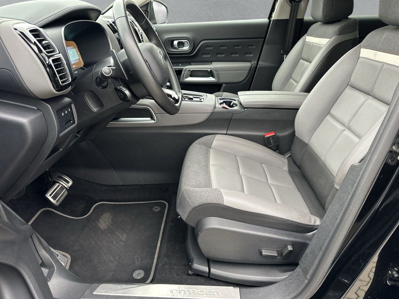Fahrzeugabbildung Citroën C5 Aircross Shine Pack Hybrid 225PS