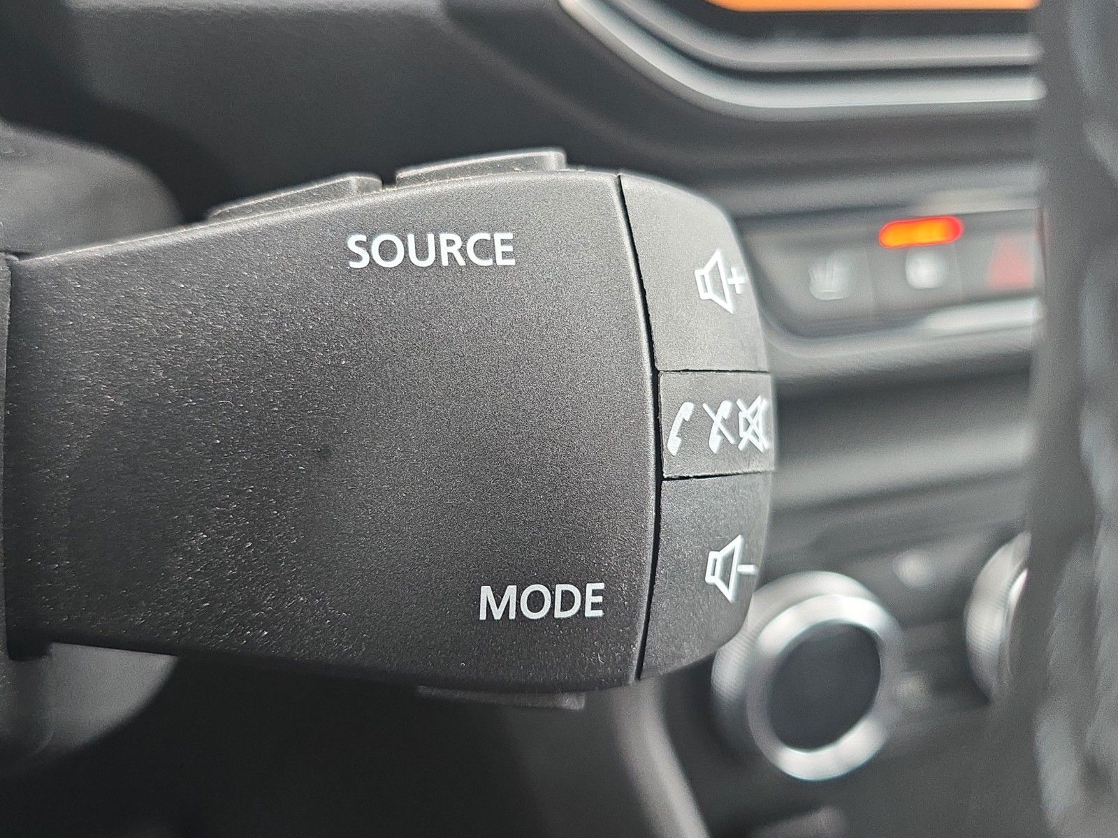 Fahrzeugabbildung Dacia Sandero III Stepway Comfort Aus 1.Hand Top