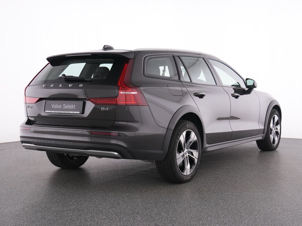 Volvo V60 Cross Country B4 AWD Plus+AHK+MEMRY+DAB+ foto 3