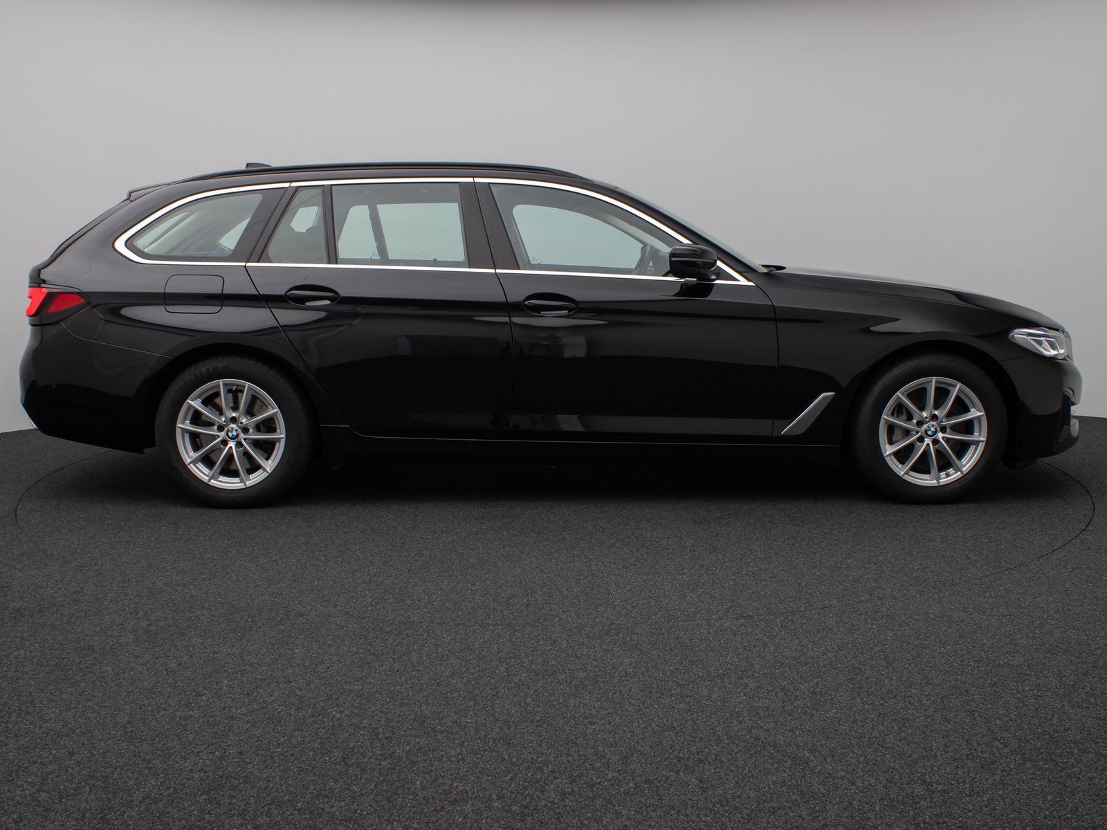 Fahrzeugabbildung BMW 540i xD Laser HUD DAB HiFi AHK Komfort Alarm