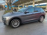 Alfa Romeo Stelvio 2.0 Turbo 16V 147kW Sprint AT8-Q4 Sprint - Alfa Romeo in München