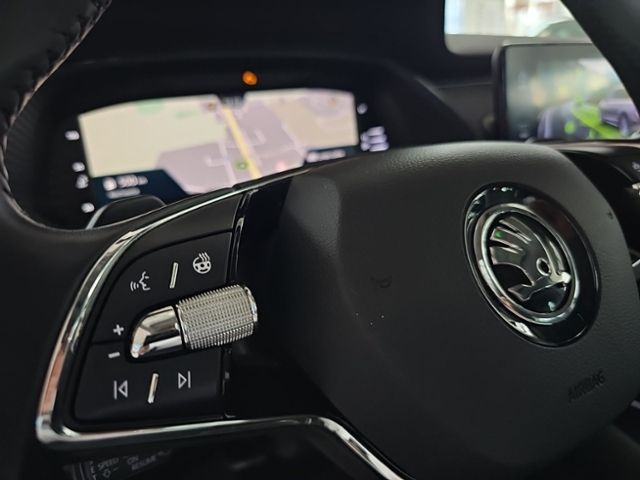 Fahrzeugabbildung SKODA Octavia Combi 2.0 TDI DSG Style MATRIX NAVI PANO