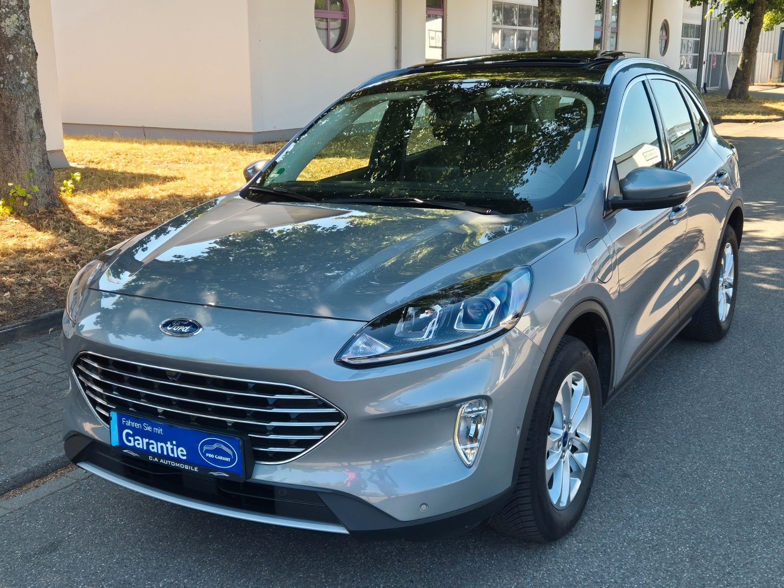 Ford Kuga Plug-In Hybrid Titanium/ Panorama/SHZ/Kamer