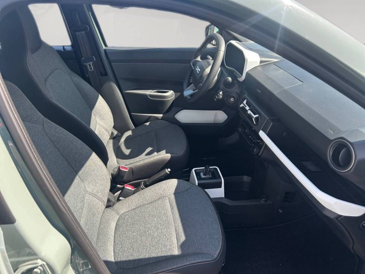 Fahrzeugabbildung Dacia Spring Essential ELECTRIC 45