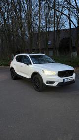 Volvo XC40 T5 AWD 360 ACC Momentum Black Harman Kardon - Volvo XC40 in Mönchengladbach