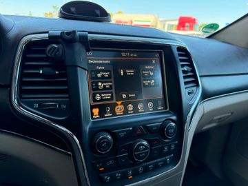 Jeep Grand Cherokee - 12