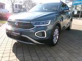 Volkswagen T-Roc 1.0 TSI Life Navi PA PDC Allwetter SHZ DAB - mit Benzin-Antrieb: Blau, Geländewagen
