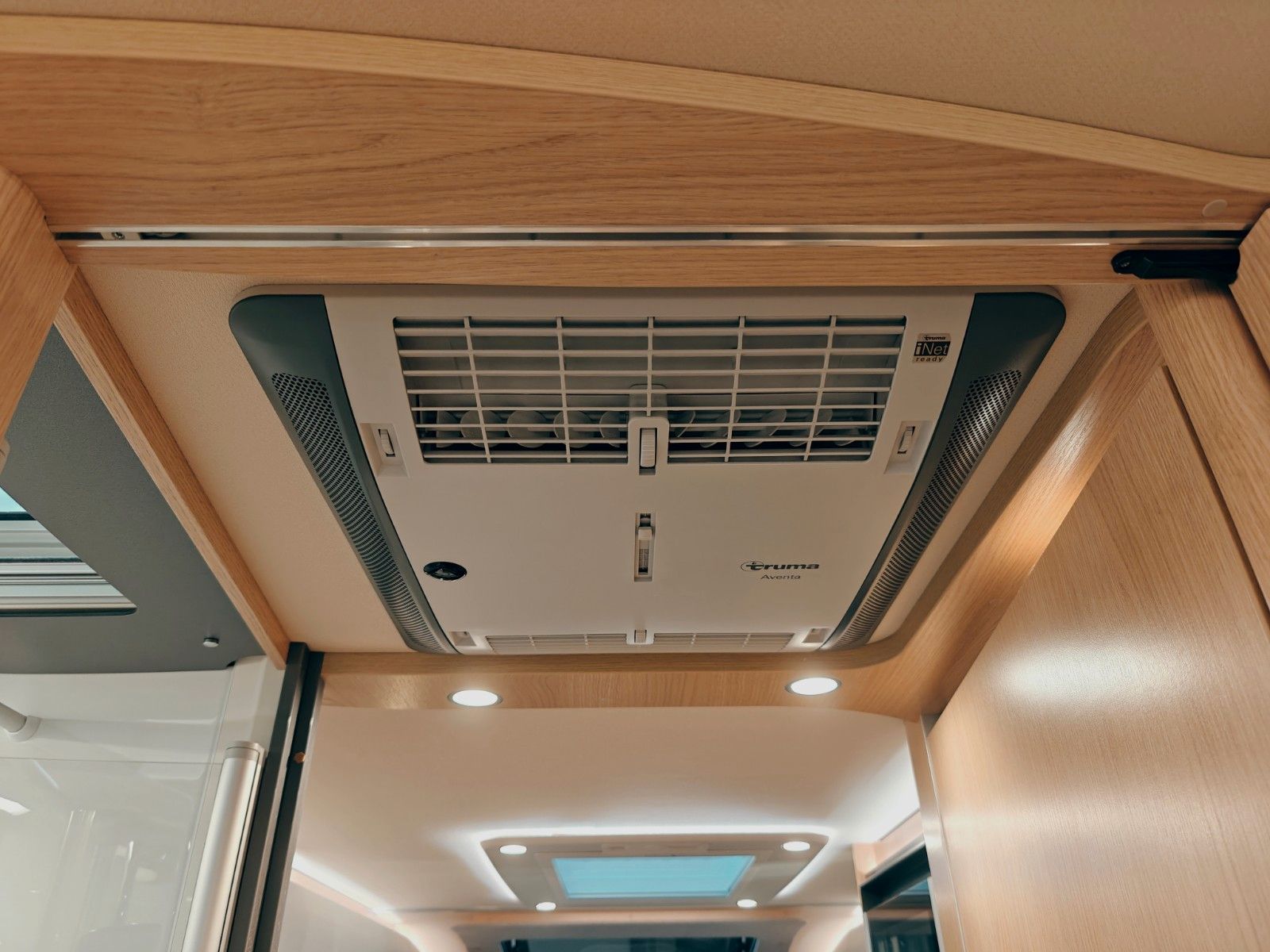 Fahrzeugabbildung HYMER / ERIBA / HYMERCAR B-KLASSE ML - T 780 SANSIBAR LTD. by palmo