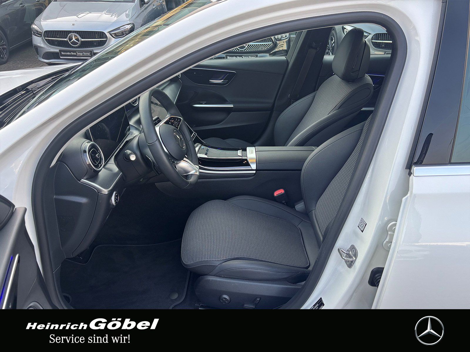 Fahrzeugabbildung Mercedes-Benz C 200 AVANTGARDE*TOTWINKEL*KAMERA*LED*SPURHALTE